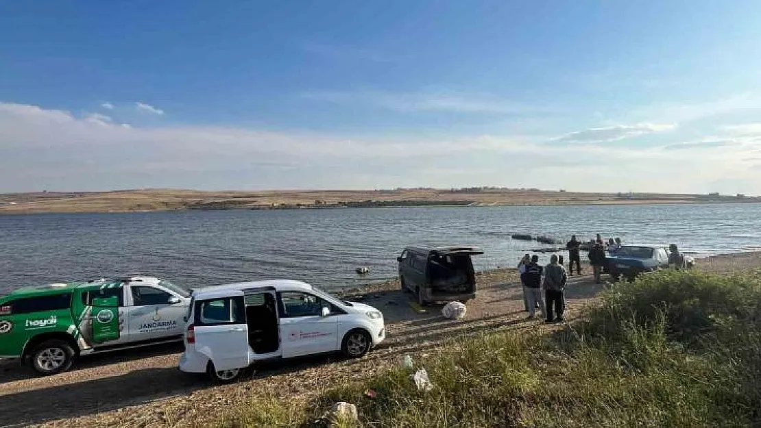 Yasağa rağmen balık avı yapanlara jandarmadan baskın