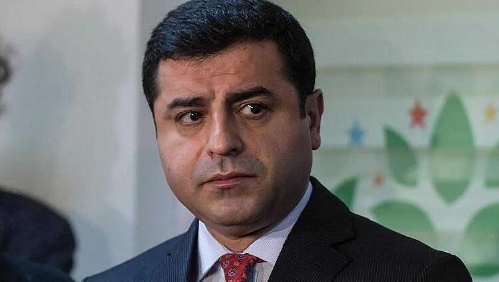 Ankara'da TUSAŞ'a yapılan terör saldırısı sonrası Selahattin Demirtaş'tan dikkat çeken açıklama: ''Herkes hesabını kitabını buna göre yapsın''