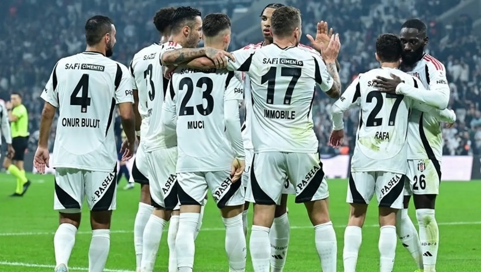 Beşiktaş'ın Yıldız İsmi Milli Maçta Sakatlandı!