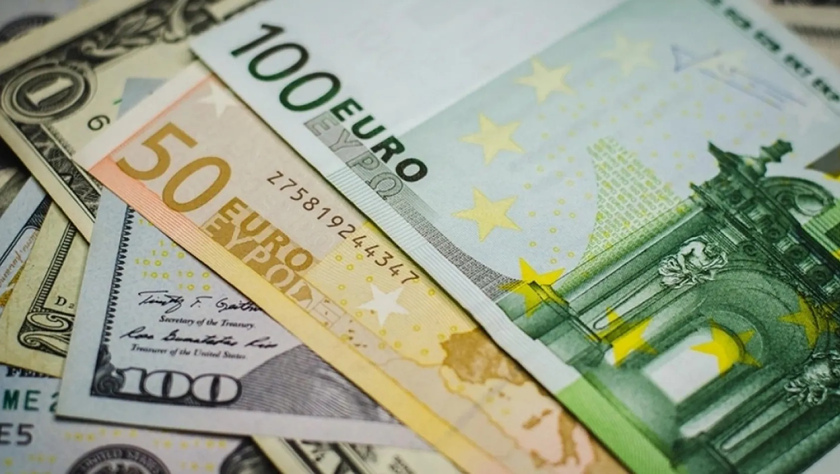 Döviz kurları ne kadar oldu? 13 Kasım Çarşamba Güncel Dolar, Euro ve Sterlin kuru