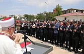 Siirt'te 15 Temmuz Şehitleri Dualarla Anıldı: Garnizon Şehitliği'nde Duygu Dolu Anlar
