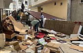 Siirt'te Apartman Boşluğundan 2 Traktör Dolusu Çöp Çıktı