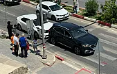 Siirt'te Kırmızı Işıkta Bekleyen Araca Arkadan Çarptı
