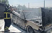 Siirt'te Park Halindeki Araç Alev Alev Yandı