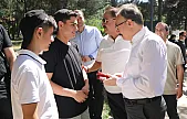 Vali Kızılkaya ve Canpolat, Sosyal Tesislerde Gençlerle Buluştu