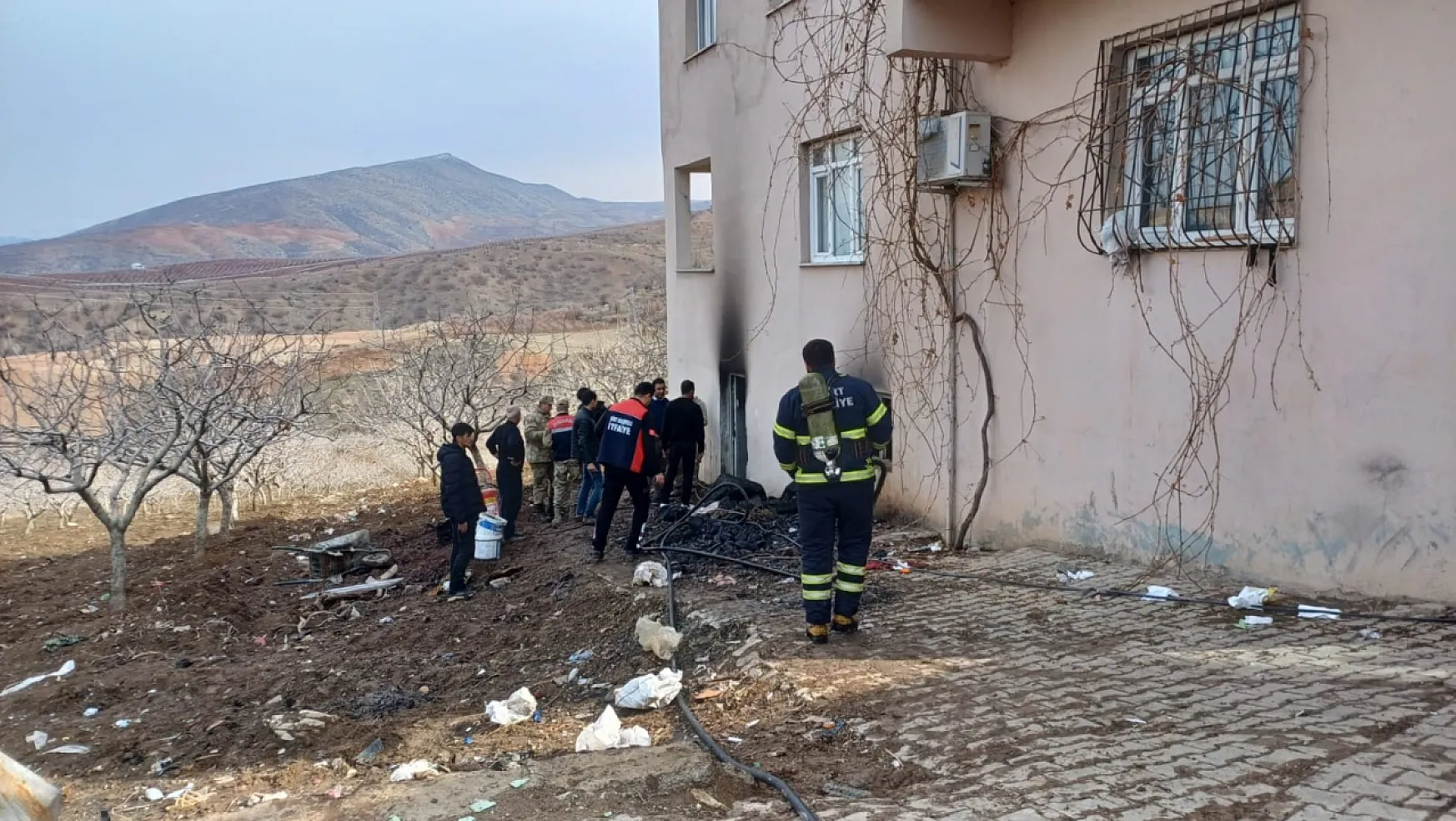 Siirt'te Binanın Bodrum Katında Çıkan Yangın Söndürüldü