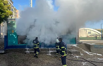 Siirt'te 2 Nolu Sentetik Çim Sahada Trafo Yandı!