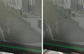 Siirt'te İki Çocuk Bisikletle Duvara Çarpıp Bahçeye Uçtu! O Anlar Kamerada