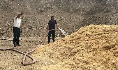 Kurtalan'da İtfaiye Ekipleri, Çıkan Yangını Büyümeden Söndürdü