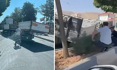 Kurtalan'da Seyir Halindeki TIR'ın Dorsesi Çöktü, Parkeler Yola Savruldu