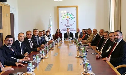 Siirt Barosu'nun da Katıldığı 15 Bölge Baro Başkanından DEM Parti'ye Süreç Ziyareti: Barış Sürecine Ortak Destek Mesajı
