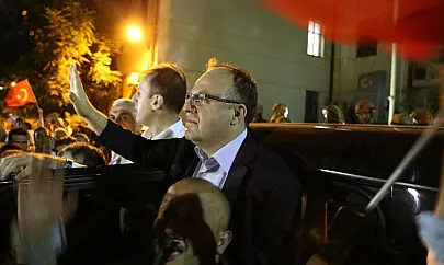 Siirt'in Eski Valisi Mustafa Tutulmaz'dan Artı Siirt'e Açıklama: Siirt Halkı O Gece Destan Yazdı