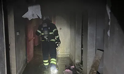 Siirt Kurtalan'da Polis Lojmanlarında Yangın: 13 Kişi Dumandan Etkilendi
