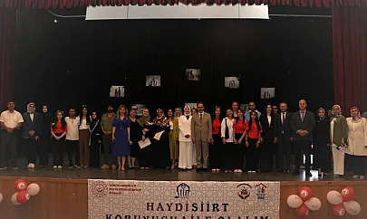 Siirt'te Aile Yılı Kapsamında Koruyucu Aileler Onurlandırıldı
