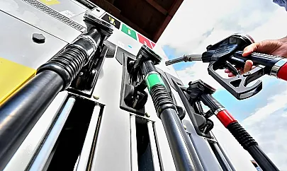 Siirt'te Akaryakıt Fiyatları Güncellendi: Benzin ve Motorin Yine Yüksek Seyrediyor