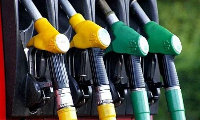 Siirt'te Akaryakıt Fiyatları Vatandaşın Gündeminde: Benzin ve Motorin 49 TL Sınırında