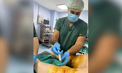 Siirt'te Diz Kireçlenmesine Ameliyatsız Yöntem: Op. Dr. Cebe'den Hastalara Umut Veren Uygulama