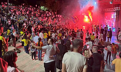 Siirt'te Fenerbahçe Coşkusu: Kızlar Tepesi'nde Şampiyonluk Kutlaması