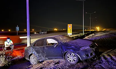 Siirt'te Gece Saatlerinde Trafik Kazası: 1 Kişi Yaralandı