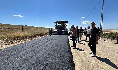 Siirt'te Gökçebağ Yolu Asfaltla Buluşuyor! Grup Köy Yoluna Asfalt Dökülüyor