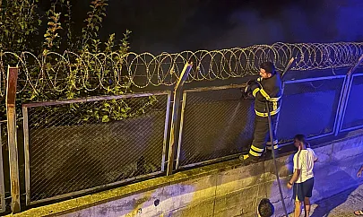 Siirt'te Havai Fişek Faciası: Tugay Kmutanlığı İçinde Anız Yangını Çıktı