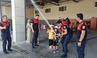 Siirt'te Minik Öğrencilerden İtfaiye Müdürlüğüne Ziyaret