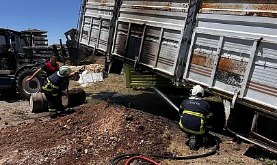 Siirt'te Park Halindeki Kamyon Dorsesi Alev Aldı, İtfaiye Müdahalesiyle Söndürüldü