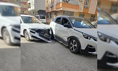 Siirt'te Trafik Kazası! Araçlarda Büyük Maddi Hasar Meydana Geldi