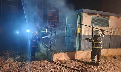 Siirt'te Trafo Yangını Mahalleyi Elektriksiz Bıraktı
