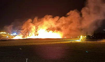 Siirt'te Yeni Yapılan Hastane Karşısında Çıkan Anız Yangını Korkuttu