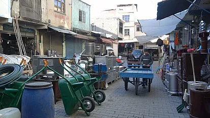 Genç Nüfusuyla Zirvede, İşsizlikle Mücadelede Geride: Siirt'te Gençler Göç Ediyor