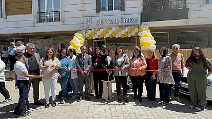Siirt'te Genç Kadın Girişimcinin İşletme Açılışına DEVA Partisi Genel Başkan Yardımcısı Katıldı