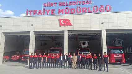 Siirt Valisi ve Belediye Başkan V. Dr. Kemal Kızılkaya'dan İtfaiye Müdürlüğü'ne Bayram Ziyareti