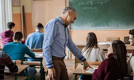 Liselerde Yeni Dönem: Devamsızlık, Sınavlar ve Öğretmen Düzenlemeleri Güncellendi