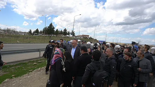 Siirt'te HDP'li Vekiller ile Polis Arasında Gerginlik!
