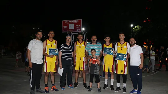 Siirt'te Düzenlenen 'Sokaklar Bizim 3X3 Basketbol Gençlik Kupası' Şampiyonu Belli Oldu