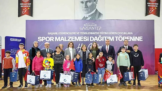 100. yıl temasıyla sanatını icra eden öğrenciler ödüllendirildi