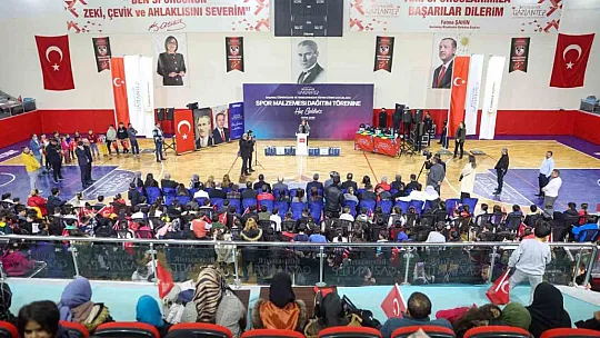 100. yıl temasıyla sanatını icra eden öğrenciler ödüllendirildi