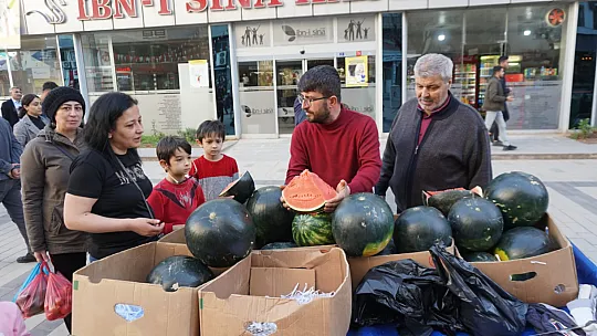 Siirt'te İftara Giden Vatandaşlar Gördükleri Karpuz Fiyatı Karşısında Şok Oldular!