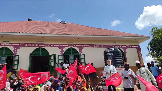 Siirt Vakfı'nın Afrika'da Açtığı 500 Kişilik Medrese Faaliyete Geçti