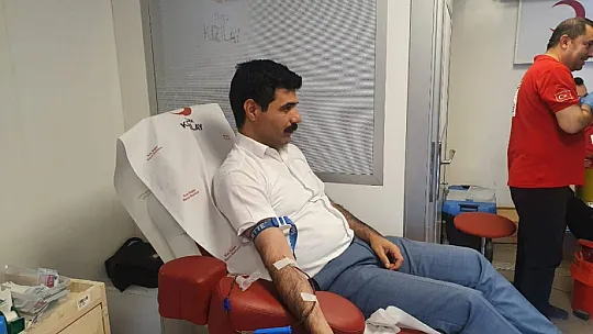 Baykan Kaymakamı Bağlı ve İlçe Halkı Kızılay'a Kan Bağışında Bulundu