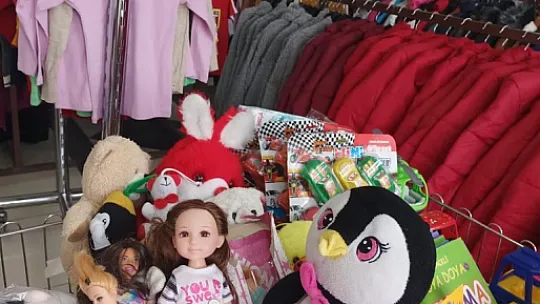 Siirt'te 19 Sivil Toplum Kuruluşu Bir Araya Gelerek 5500 Aileye Destek Oldu