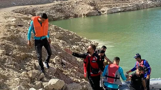 Siirt'te Su Üstü Arama Ve Kurtarma Eğitimi Verildi