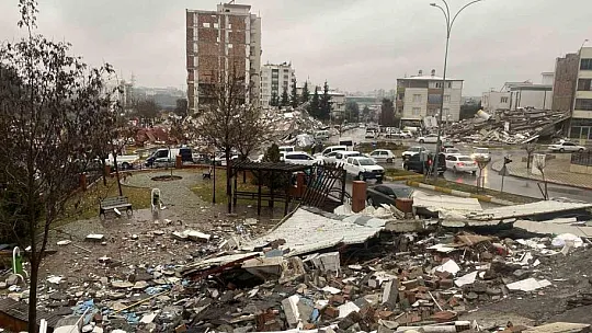 37 kişinin hayatını kaybettiği apartmanla ilgili ilk duruşmada sanıklardan şok savunma