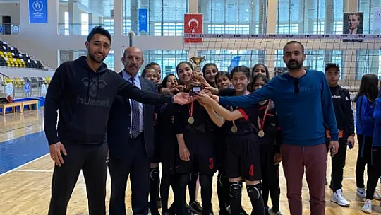 Okul Sporları Voleybol Müsabakaları İlimizde Düzenlendi