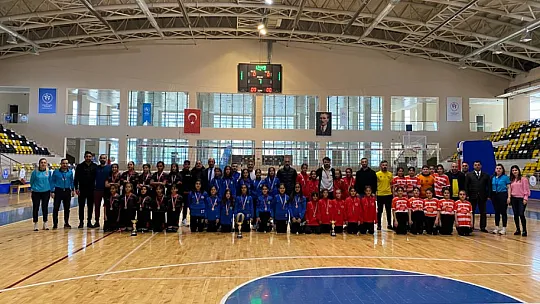 Okul Sporları Voleybol Müsabakaları İlimizde Düzenlendi