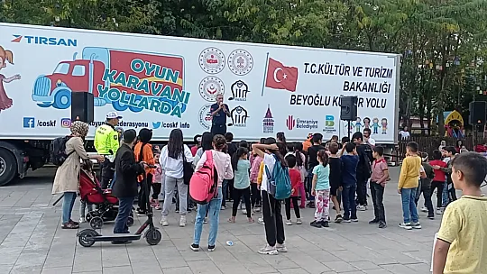 Siirt'te çocuklar 'Oyun Karavanı' ile eğlendi