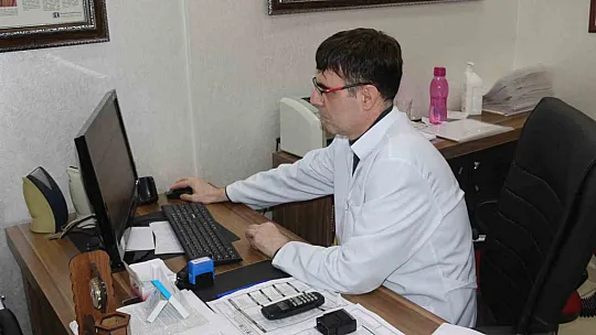 78 yaşındaki hastanın safra kesesinden yüzlerce taş çıktı