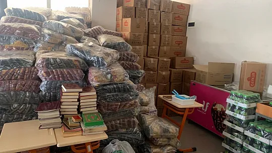 Siirt'te 19 Sivil Toplum Kuruluşu Bir Araya Gelerek 5500 Aileye Destek Oldu