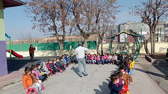 Siirt'te Miniklerle Yangın Tatbikatı Yapıldı